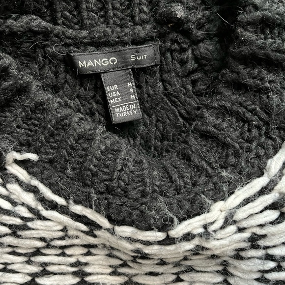 Knit Mango suit - Picture 3 of 3